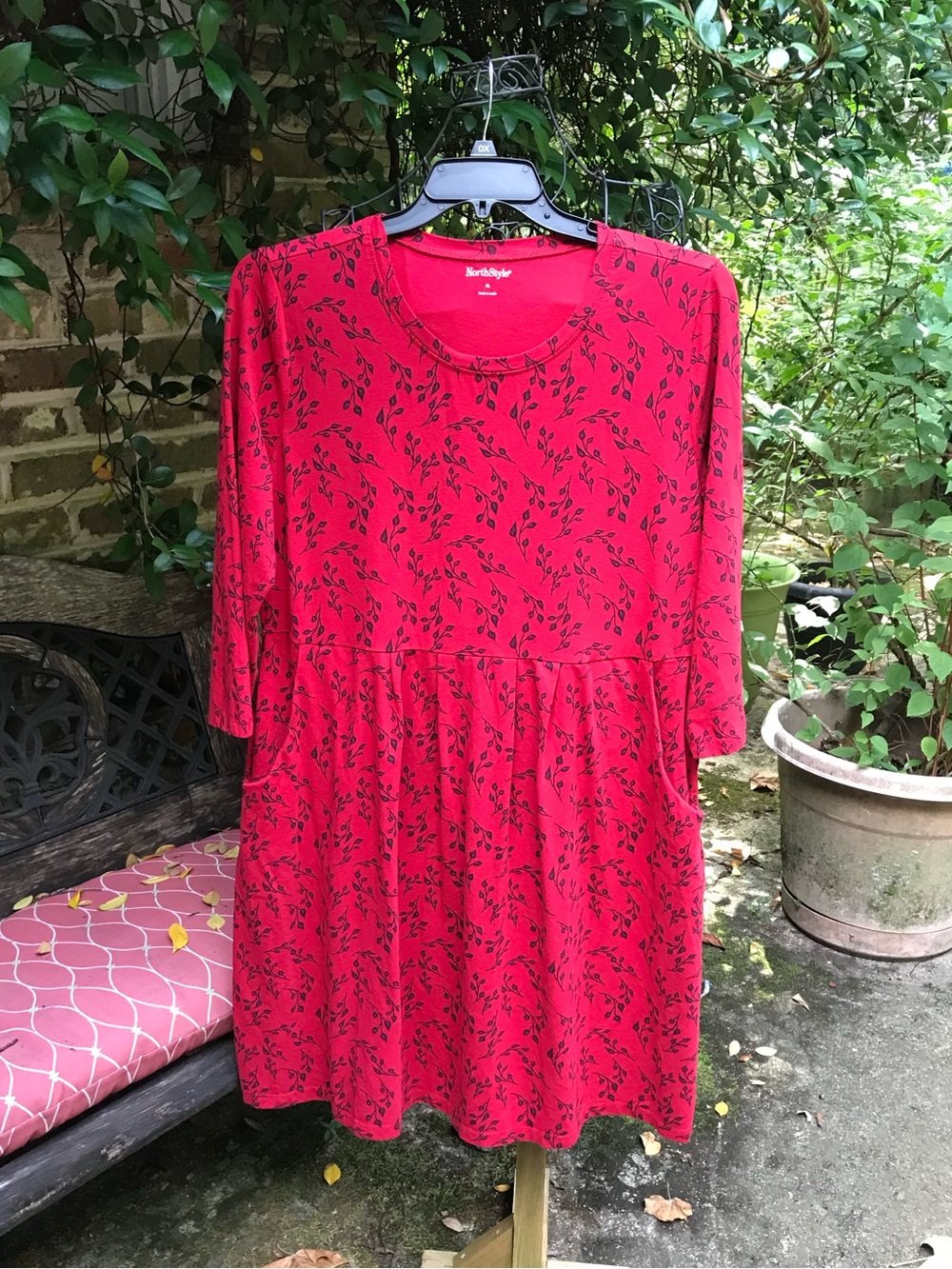 North Style- RED LEAF PRINT COTTON KNIT DRESS- Size XL- EUC
